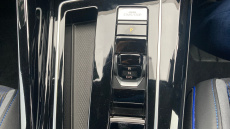 Volkswagen Golf 2.0 TSI 320 R 4Motion 5dr DSG Petrol Hatchback